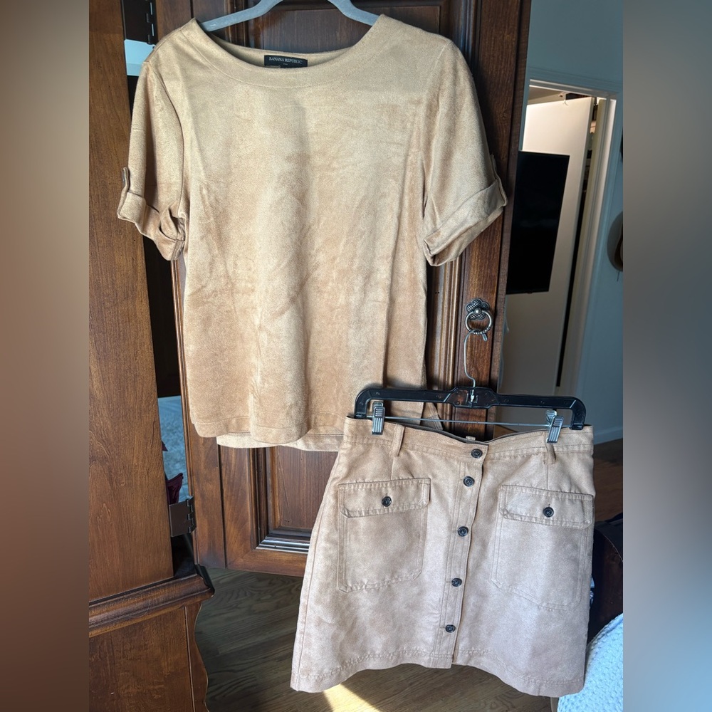 Banana Republic Suede-Shirt & Skirt set-with buttons in Camel size 8